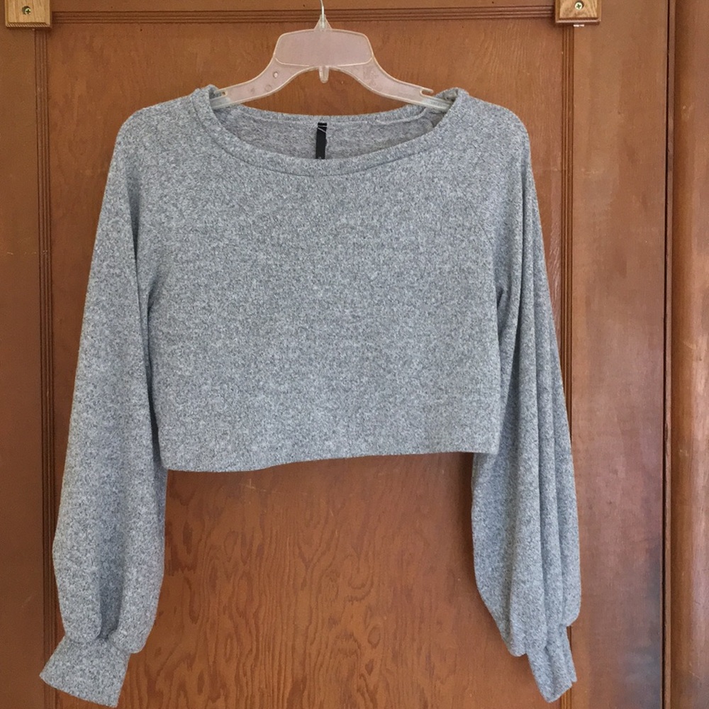 Cropped gray sweater